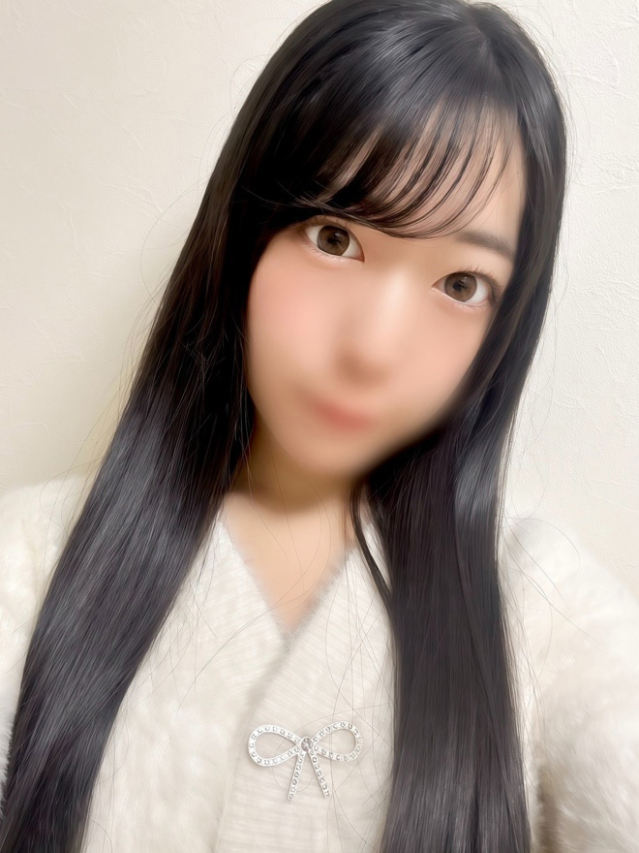 もも【業界初♡黒髪清楚美少女】