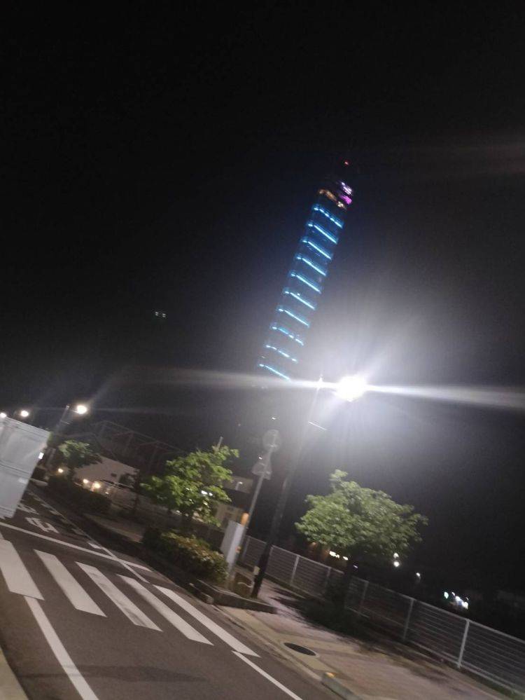 インスタグラム&ツィッターやっています…。