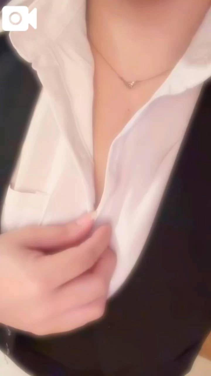 チラ見せ///