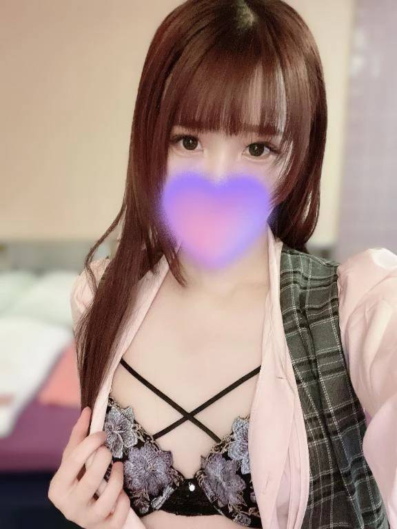 スーツに濡れま◯こ