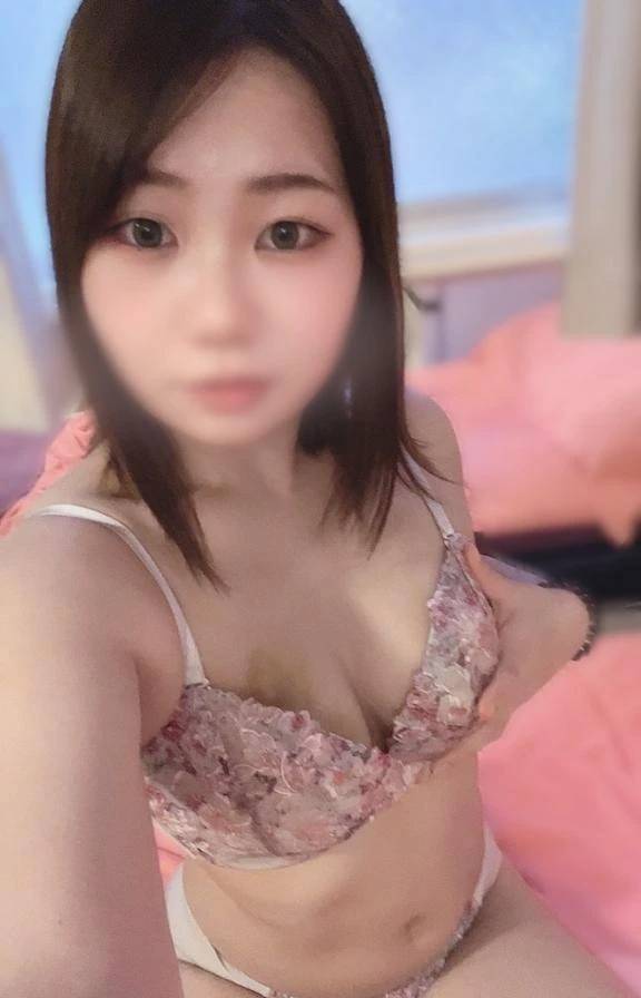 つい抱きたくなっちゃうえ♡ちなカラダ💖