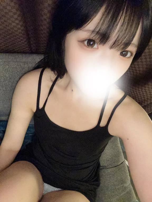 ちらっと|˙-​˙))