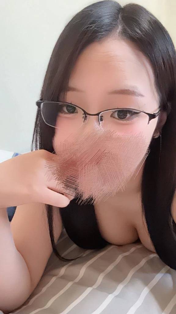 「えっちなこと好きだからこの仕事してるの？」