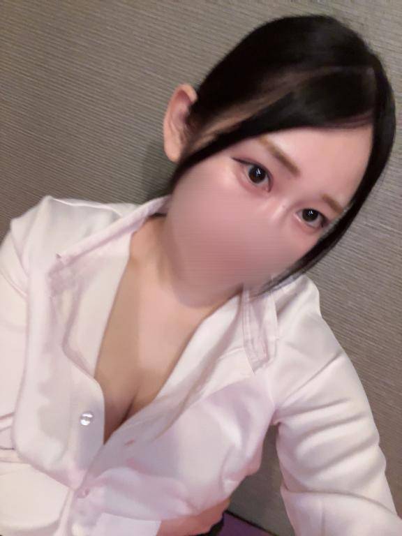 てぃな(タレント)