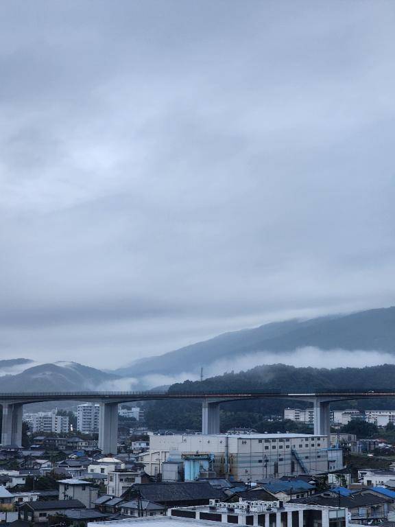 お休み中