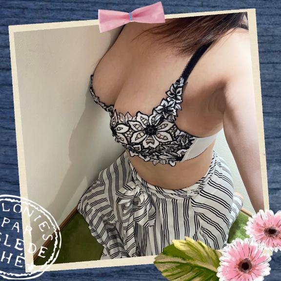 白石すみれ【WOMAN】