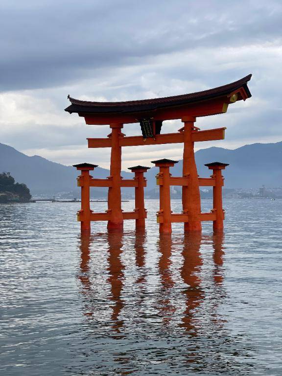 青柳れお【WOMAN】