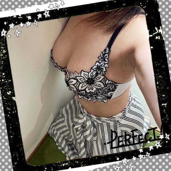 白石すみれ【WOMAN】