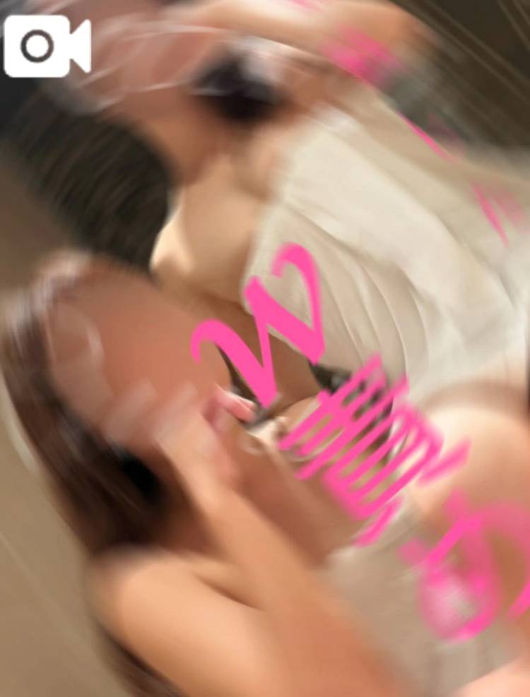 微笑みひとつで……あなたは……もう逃げられない……