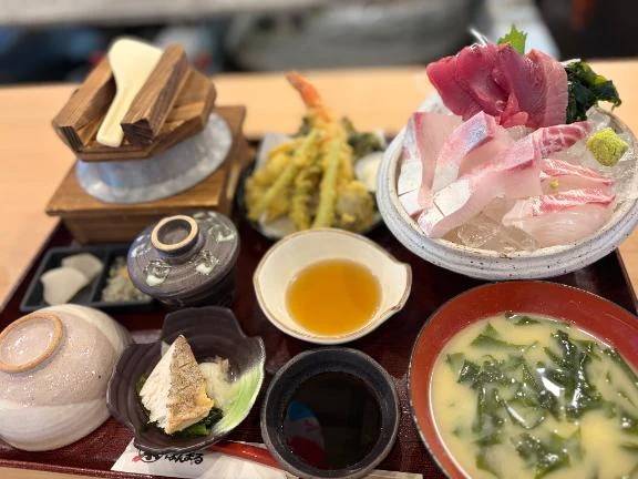 【満腹中枢がイカれた】…パンパン腹パン…