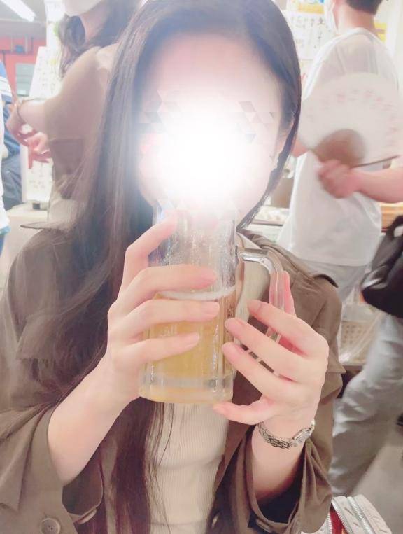 会社の駐車場で