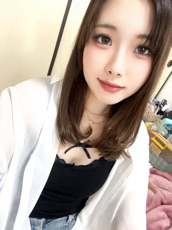 前職は、、、なんと、、、?