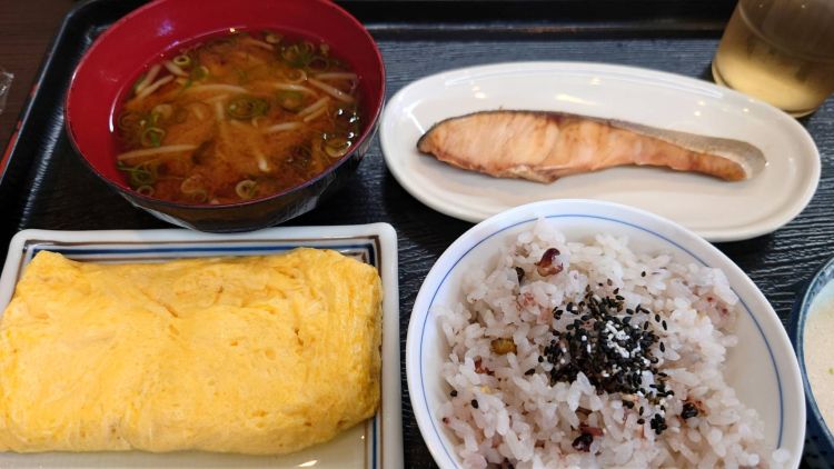 1日の始まりლ(´ڡ`ლ)