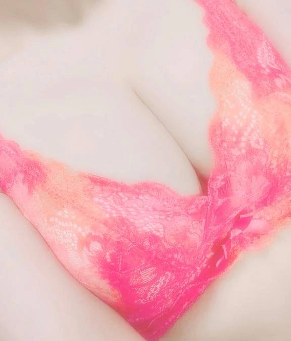 脱がされて恥ずかしくて💝