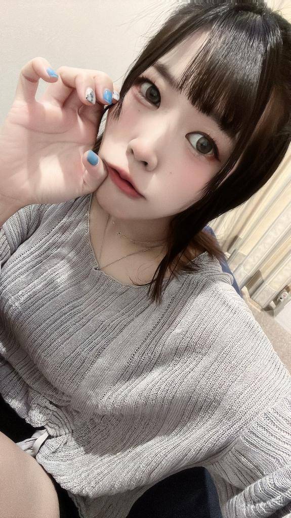 お寝坊さん、出勤しました😝