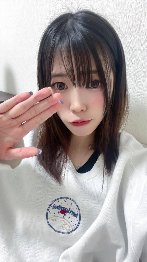 お題：【手相占い☆】人差し指と薬指、比べるとどっちが長い？薬指の人は男性的思考、人差し指の人は女性的思考に回答♪