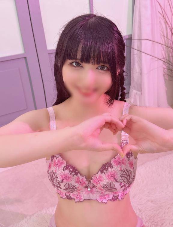 えちえちえなこちゃんの自己紹介♡