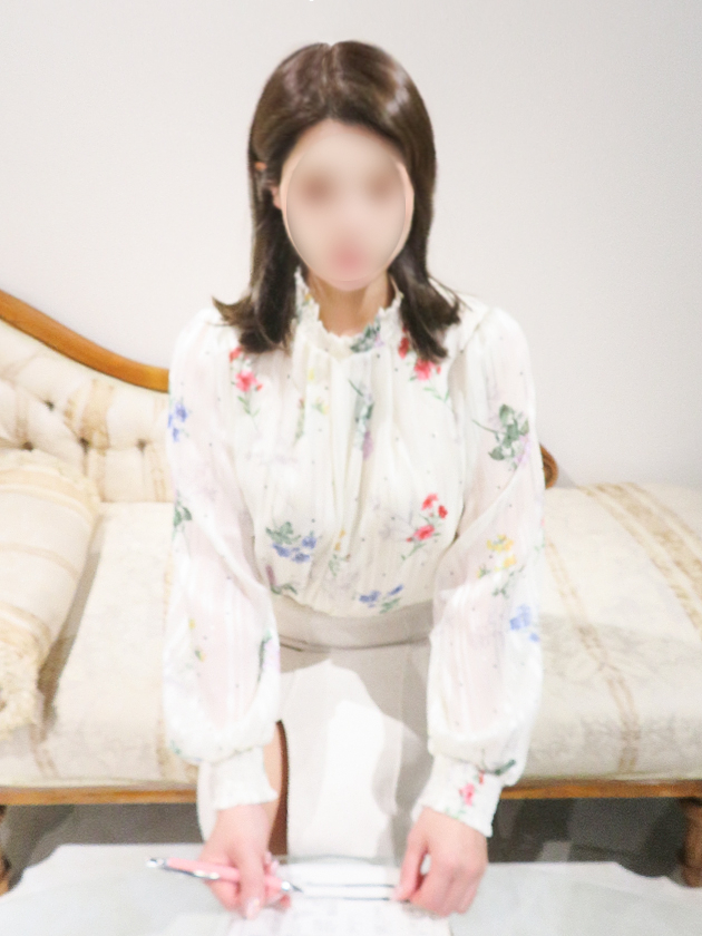 山岸 果歩（人妻セレブ宮殿　名古屋）