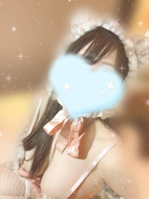 お腹いっぱいだから撫でてほしいな♡