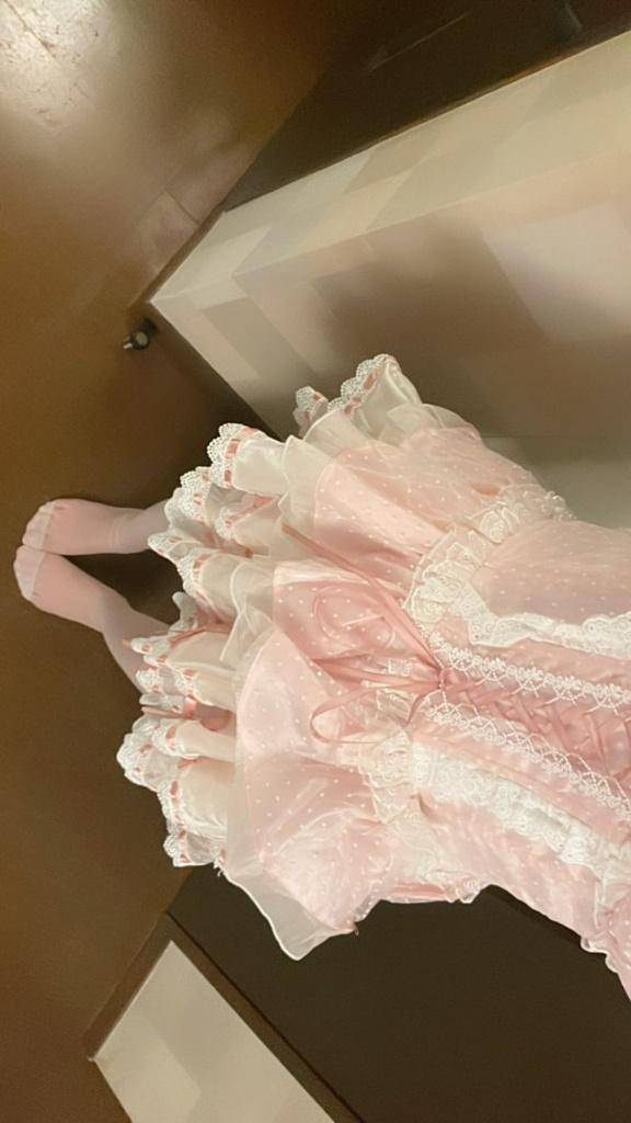 ベッドの上でごろごろ😳
