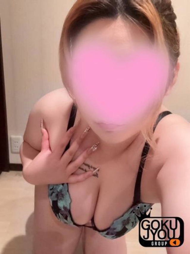 らな（紳士な僕はふんわり彼女の調教師）