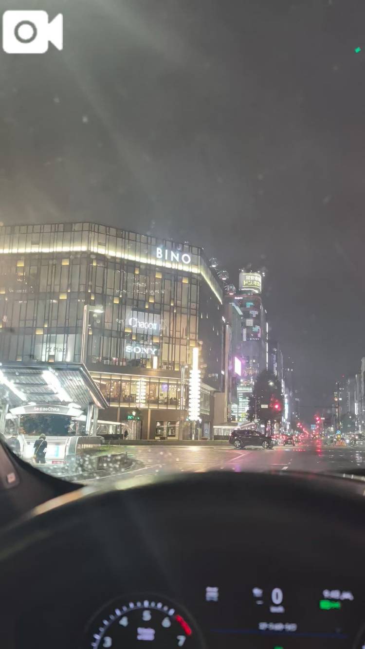 この名古屋の中心で。