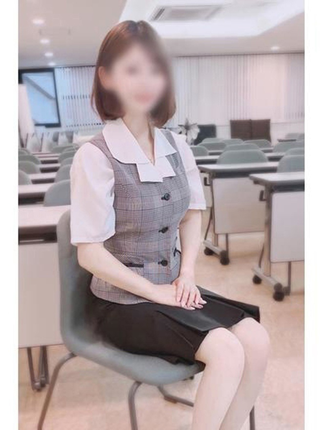 珠都りりあ（淫乱OL派遣商社 斉藤商事）