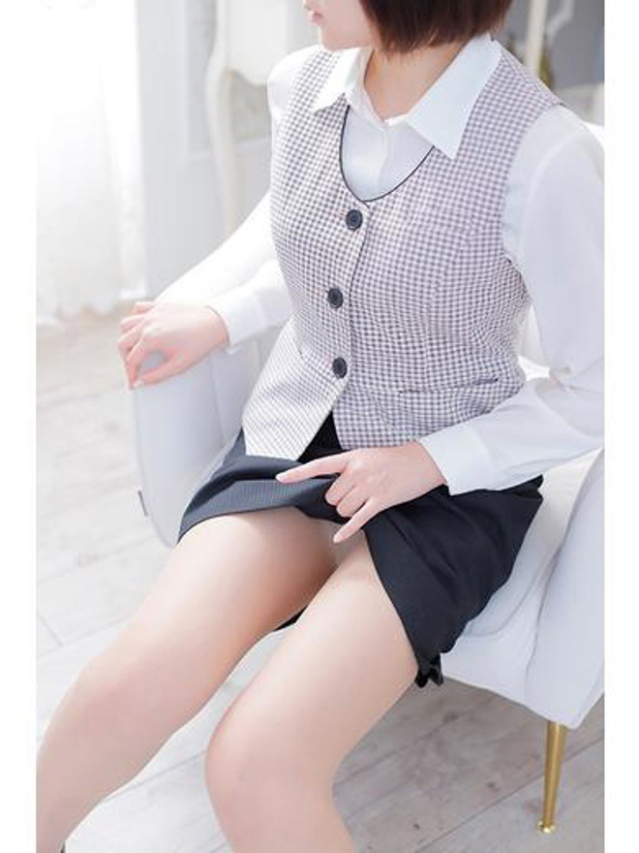 白石まい（淫乱OL派遣商社 斉藤商事）