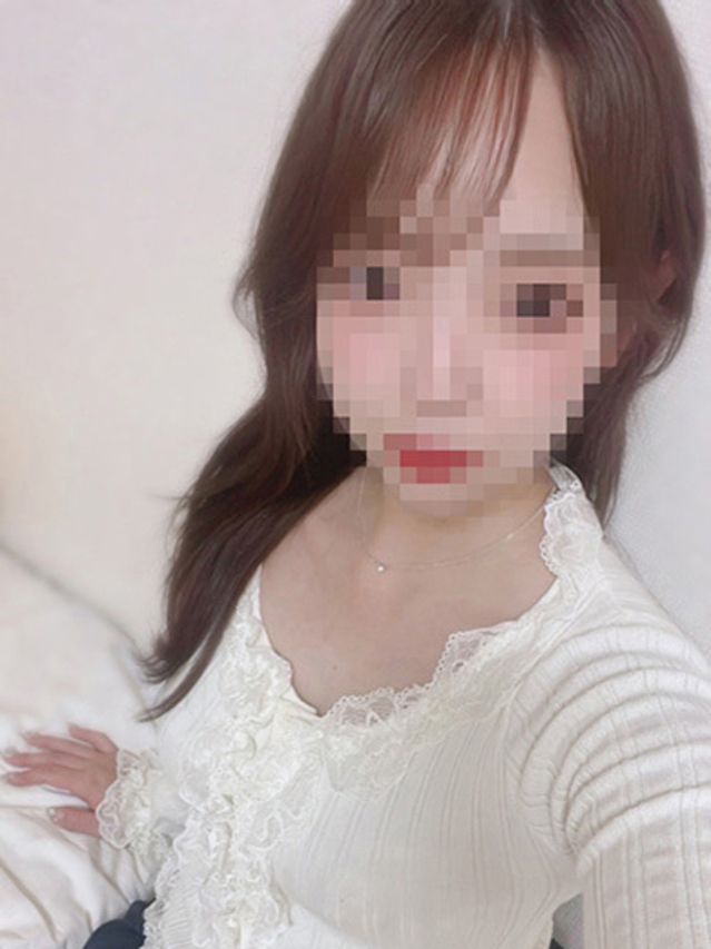 坂口ひなた（淫乱OL派遣商社 斉藤商事）