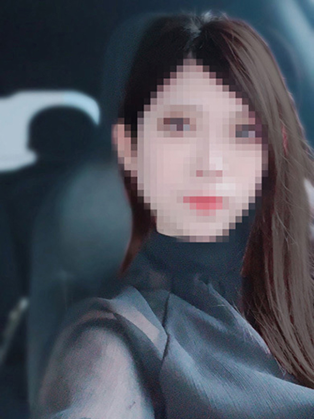 新堂めぐみ（淫乱OL派遣商社 斉藤商事）