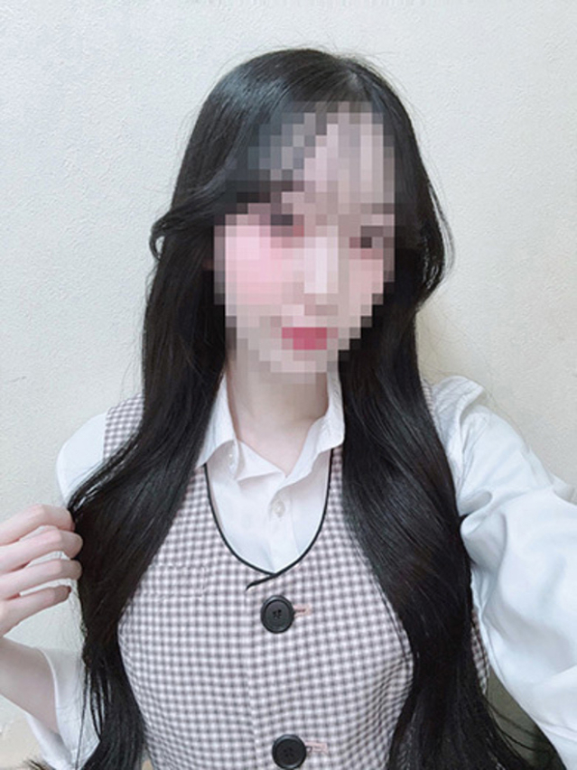 宇佐美しゅり（淫乱OL派遣商社 斉藤商事）