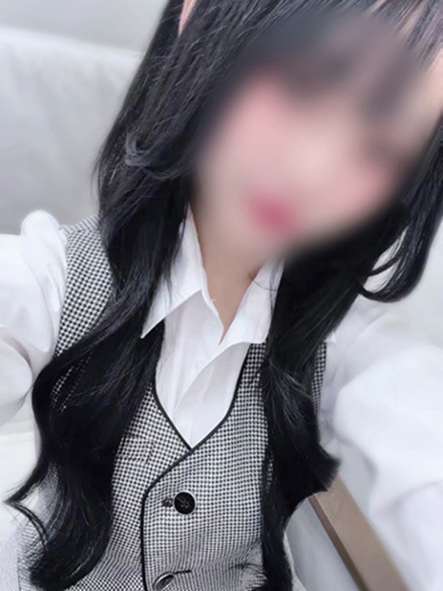 篠宮るあ（淫乱OL派遣商社 斉藤商事）