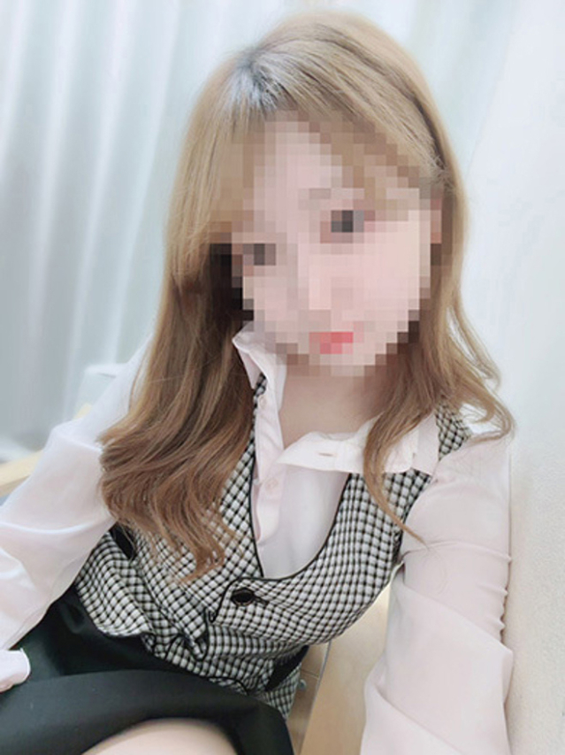 生見ゆの（淫乱OL派遣商社 斉藤商事）