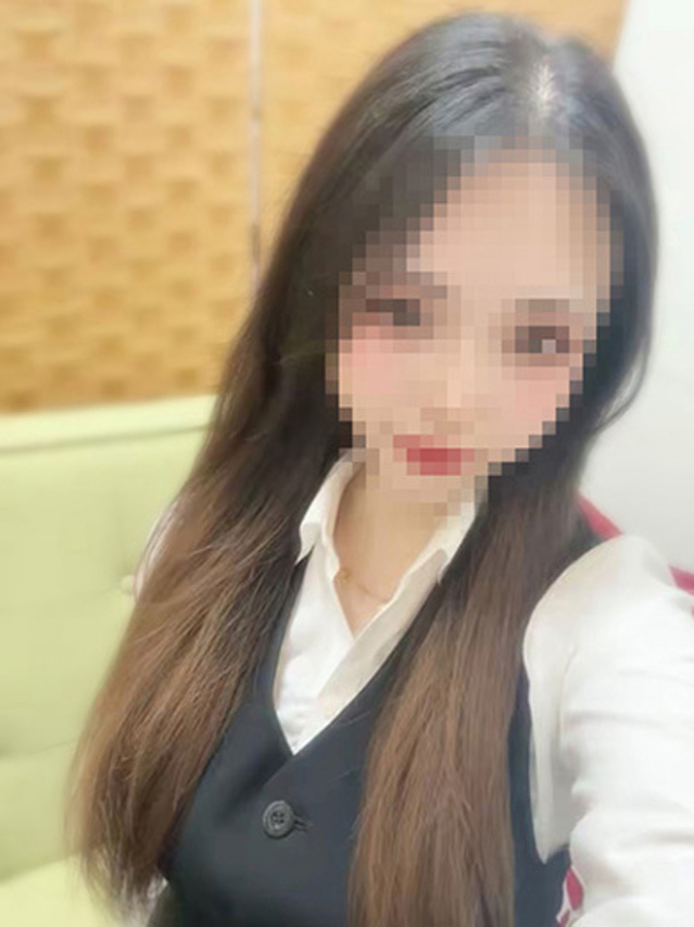 霧島てん（淫乱OL派遣商社 斉藤商事）