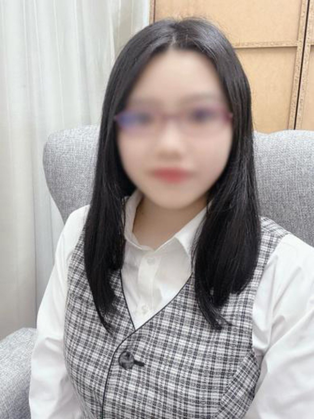 鏡えむ(淫乱OL派遣商社 斉藤商事)