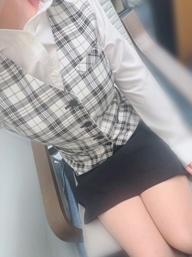 浅野ゆきね（淫乱OL派遣商社 斉藤商事）
