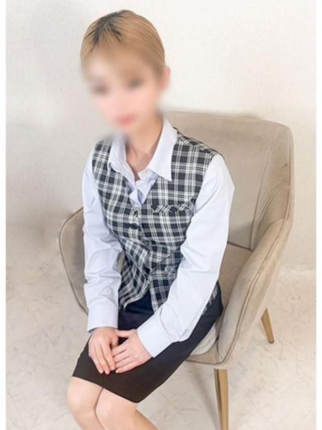 如月ここ(淫乱OL派遣商社 斉藤商事)